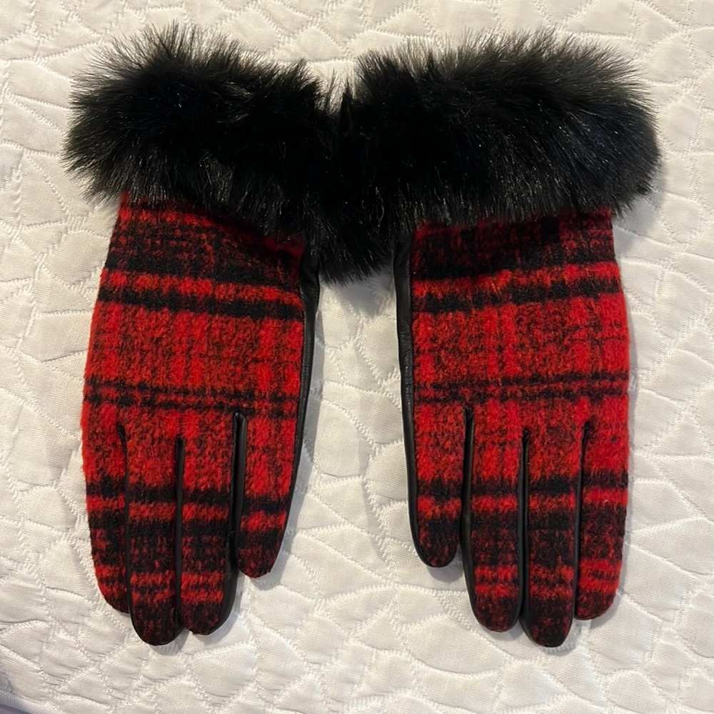 Leather gloves